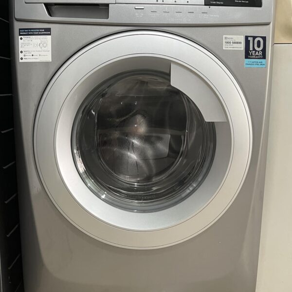 Máy giặt Electrolux Inverter 8 kg EWF12844S mới 95%