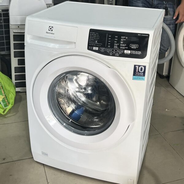 Máy giặt Electrolux Inverter 8 kg EWF8025CQWA MỚI 95%