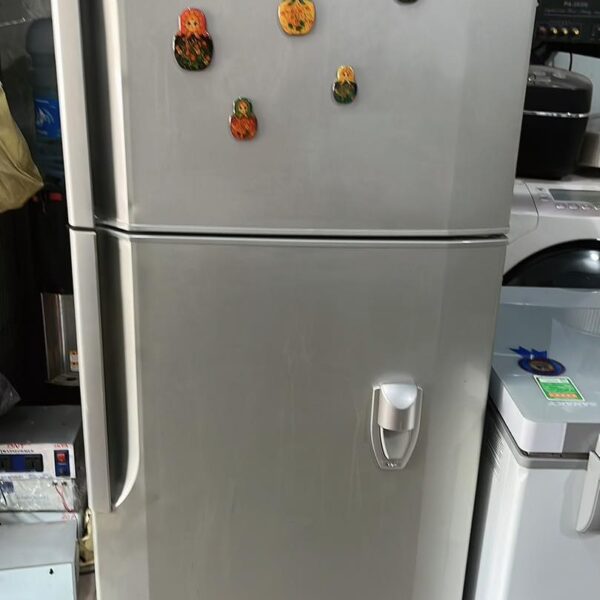 Tủ lạnh cũ Hitachi R-Z25AG7D 250 lít Không đóng tuyết