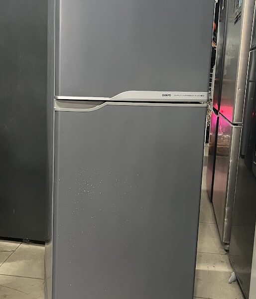 Tủ lạnh cũ Sanyo 130 lít SR-145PN không đóng tuyết mới 95%