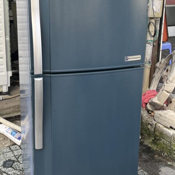 Tủ lạnh cũ Sharp 194 lít Không đóng tuyết