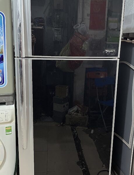 Tủ lạnh cũ Toshiba GR-RG66FVDA 528 lít làm đá rơi tự động mới 90%