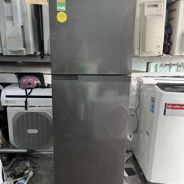 Tủ lạnh cũ Toshiba Inverter 253 lít tiết kiệm điện mới 95%