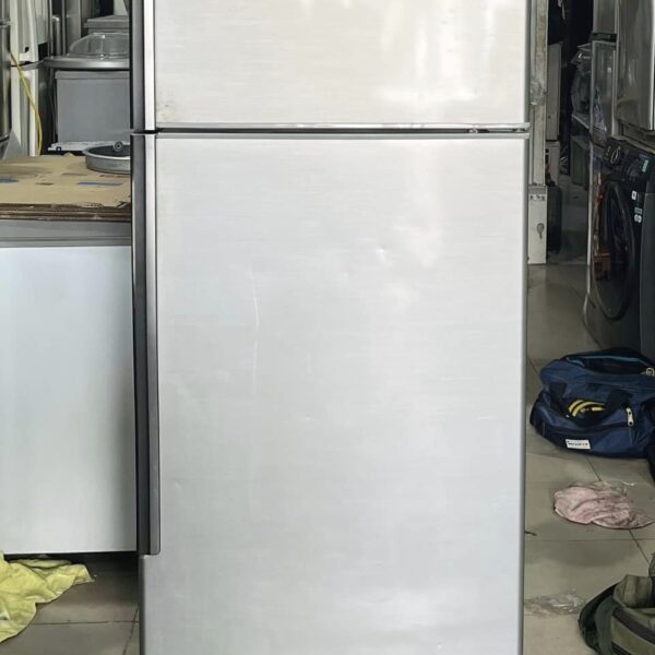 Tủ lạnh Hitachi 290 lít không đóng tuyết mới 95%